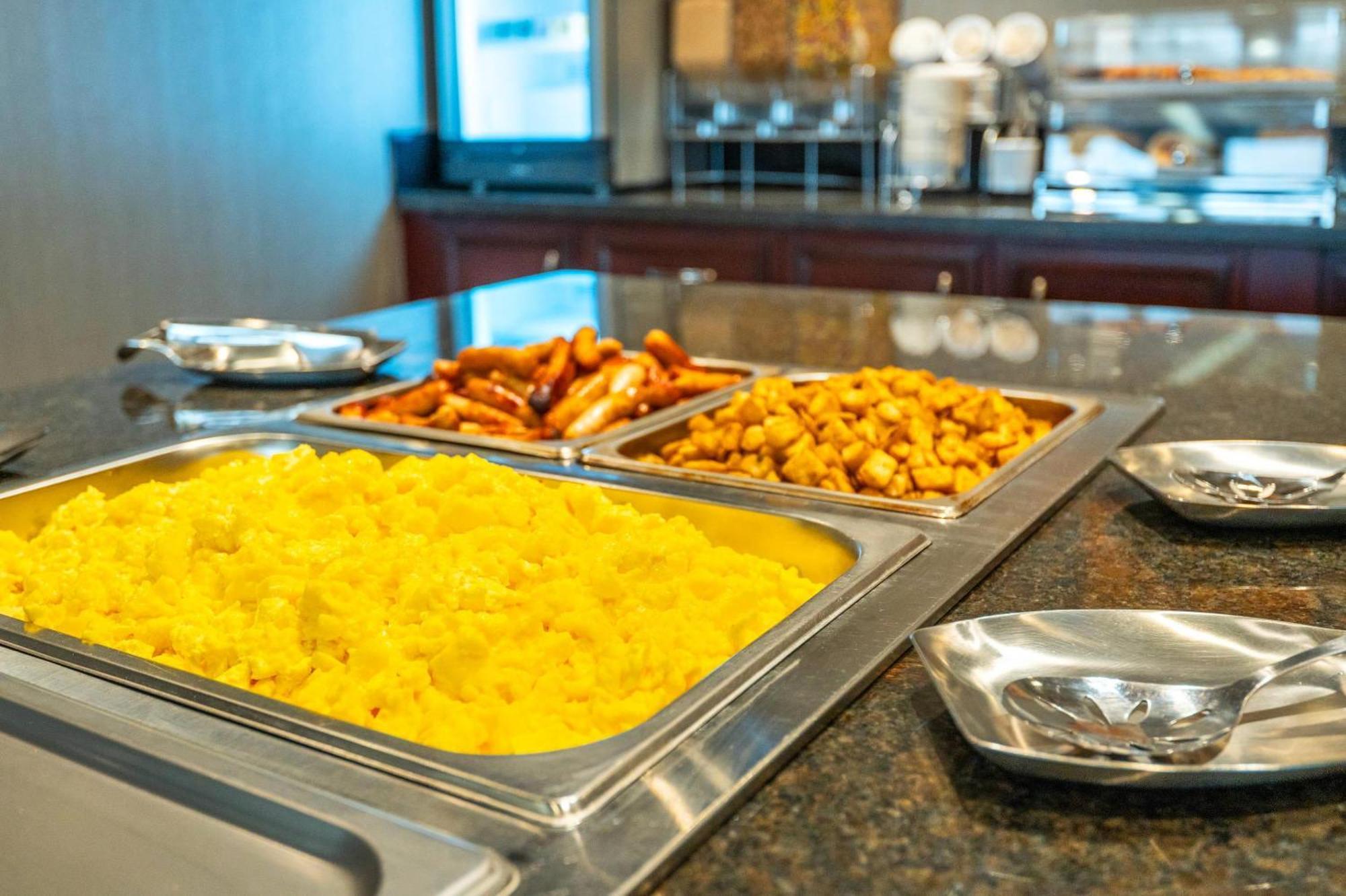 Comfort & Conference Centre Airport Inn 3*
