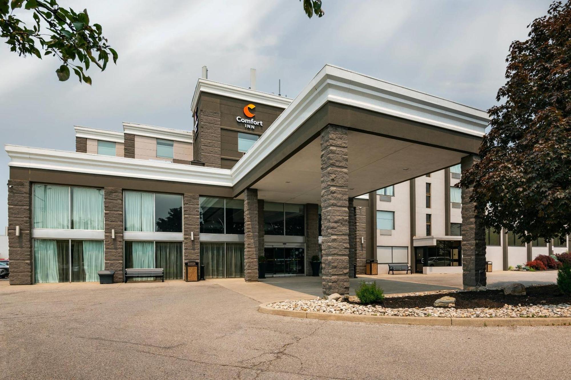 Comfort & Conference Centre Airport Inn 3*